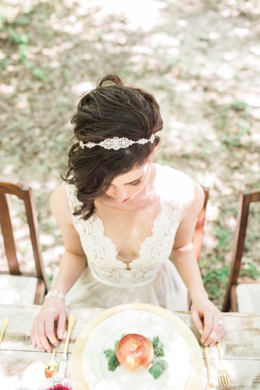 modern-snow-white-wedding-inspiration
