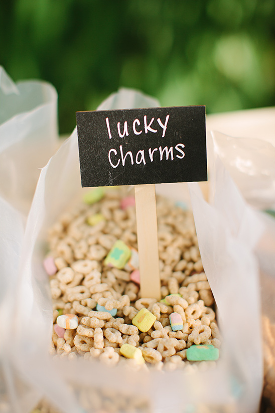 cereal breakfast bar lucky charms @weddingchicks