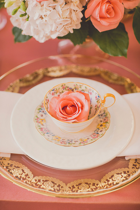tea cup and rose @weddingchicks