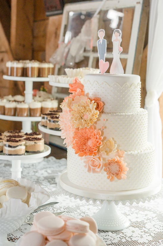 peach and white wedding cake @weddingchicks