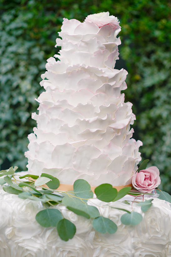 white and pink rose petal cake @weddingchicks