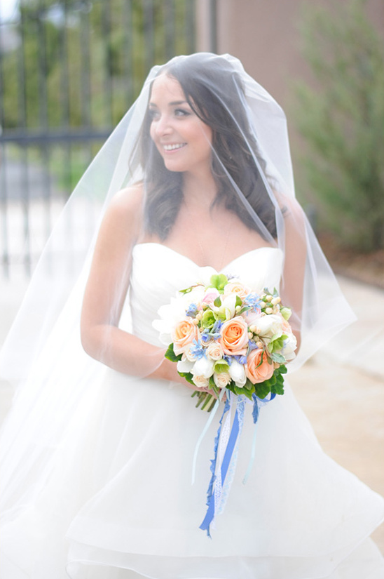 beautiful wedding veil @weddingchicks