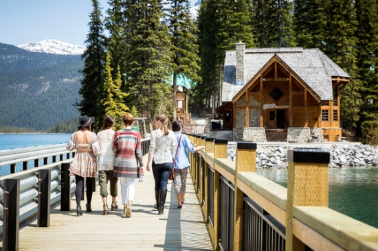 rustic-canada-mountains-weekend-getaway