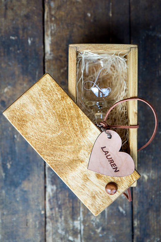 custom bridesmaid gift box @weddingchicks