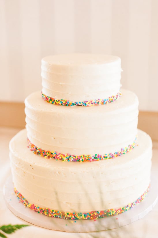 sprinkle accented wedding cake @weddingchicks