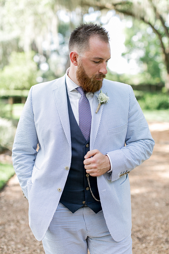 blue seersucker pin striped suit @weddingchicks
