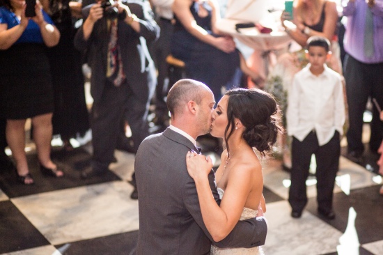 timeless-black-and-white-wedding