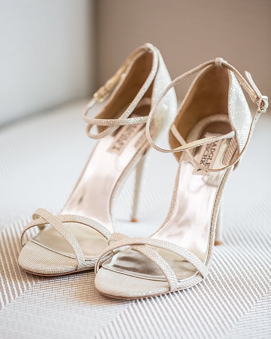 Badgley Mischka wedding shoes @weddingchicks