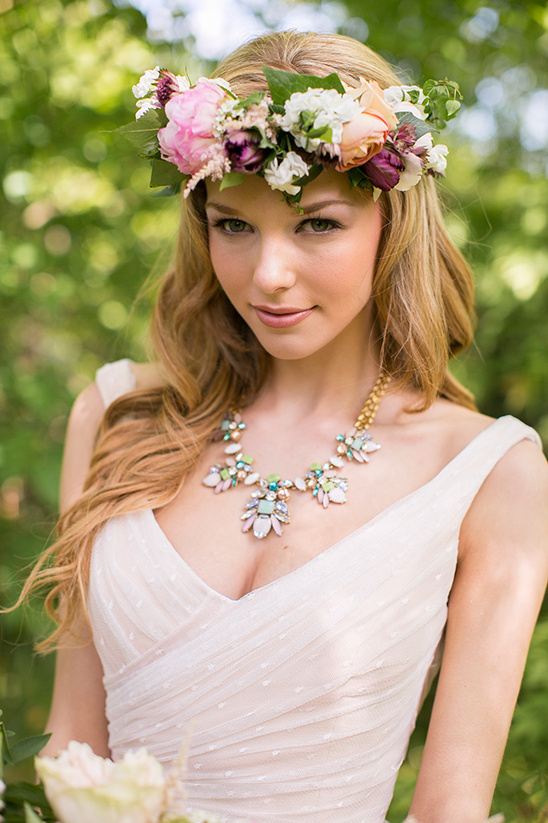 romantic bridal look with floral crown @weddingchicks