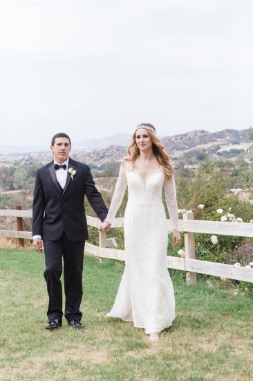 white-silver-and-gold-wedding-ideas