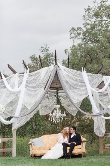 white-silver-and-gold-wedding-ideas
