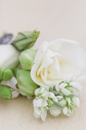 white-silver-and-gold-wedding-ideas