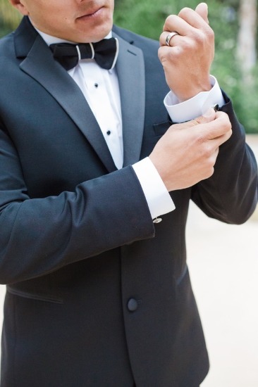 white-silver-and-gold-wedding-ideas