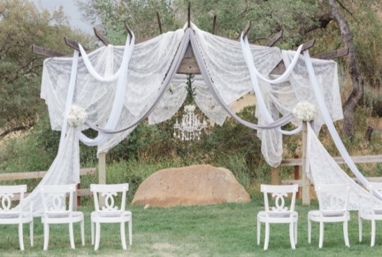 white-silver-and-gold-wedding-ideas