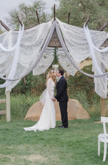 white-silver-and-gold-wedding-ideas