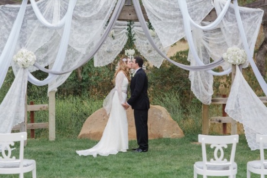 white-silver-and-gold-wedding-ideas