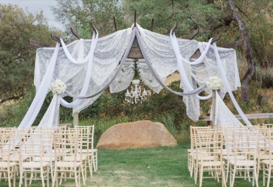 white-silver-and-gold-wedding-ideas