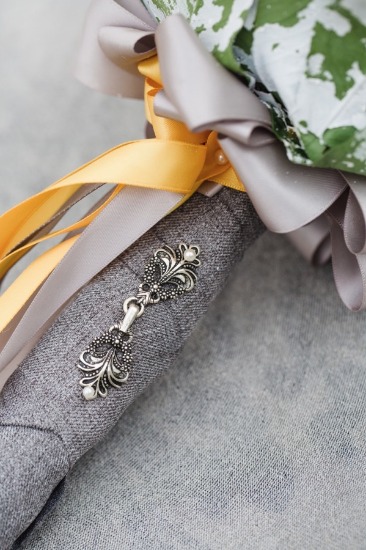 white-silver-and-gold-wedding-ideas