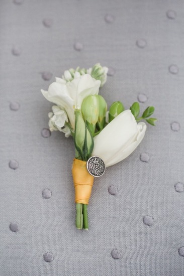 white-silver-and-gold-wedding-ideas