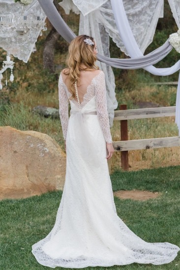 white-silver-and-gold-wedding-ideas