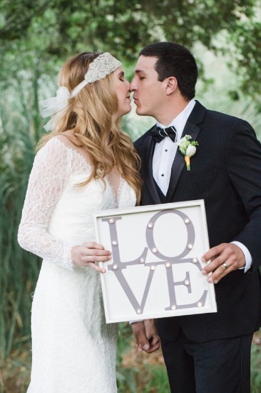 white-silver-and-gold-wedding-ideas