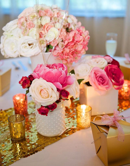 Pink and white rose centerpiece from Afloral @weddingchicks