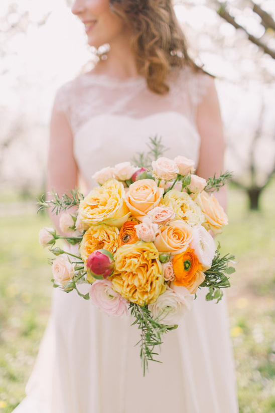 orange yellow and peach bouquet @weddingchicks