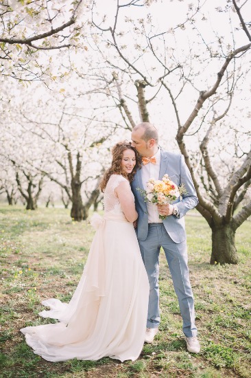 blossoming-romance-in-northern-italy