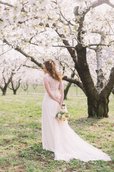 blossoming-romance-in-northern-italy