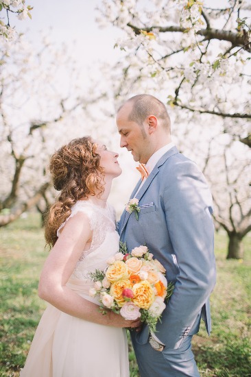 blossoming-romance-in-northern-italy