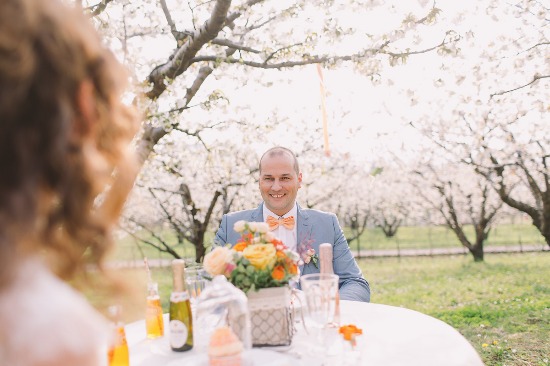 blossoming-romance-in-northern-italy