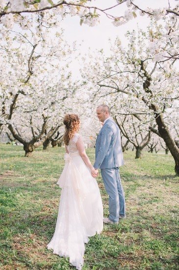 blossoming-romance-in-northern-italy