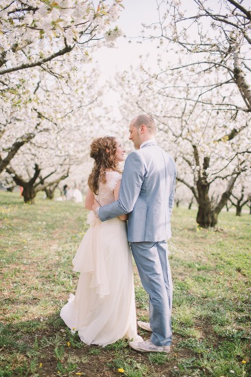 blossoming-romance-in-northern-italy