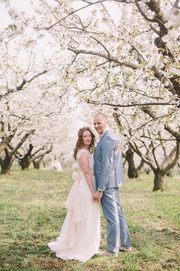 blossoming-romance-in-northern-italy