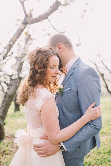 blossoming-romance-in-northern-italy