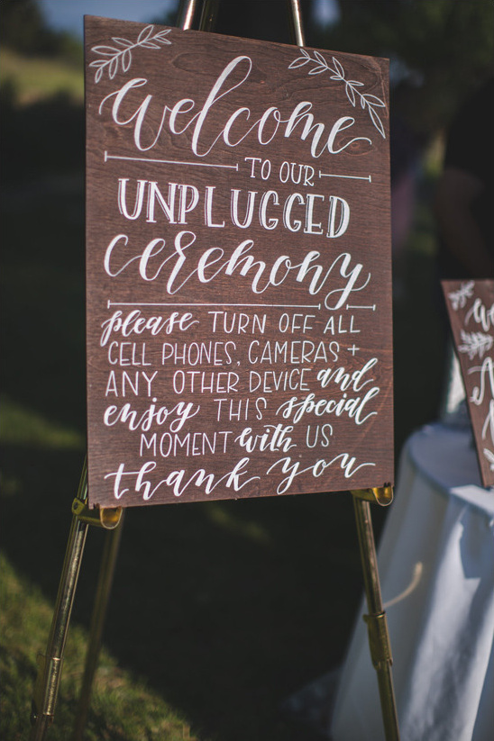 unplugged ceremony sign @weddingchicks