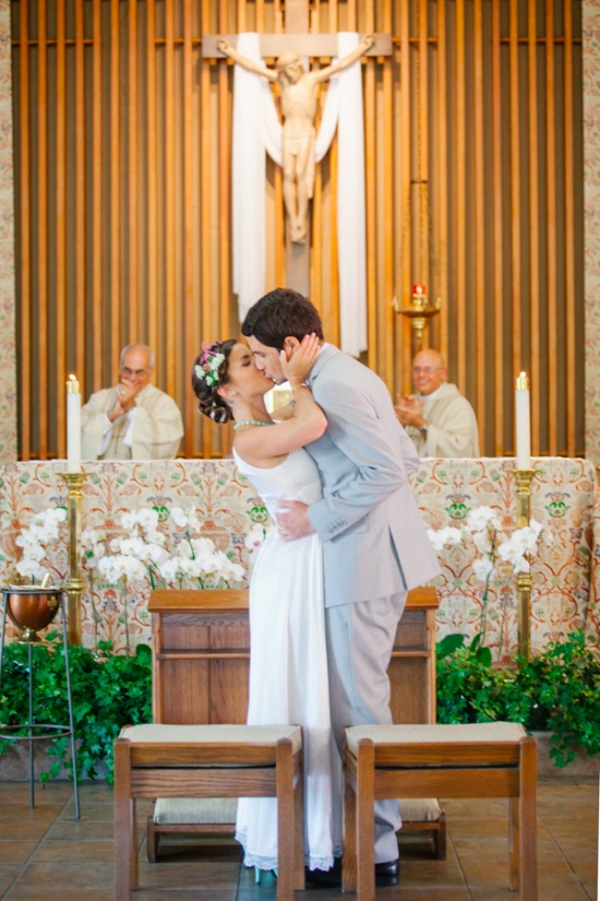 bright-blue-and-beautiful-wedding