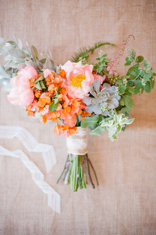 pink and orange peony wedding bouquet @weddingchicks