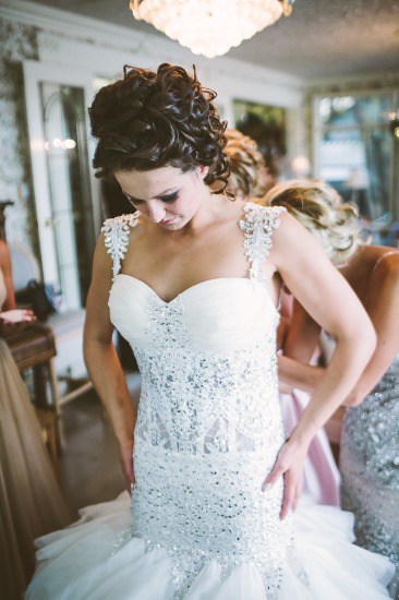 elegant-gold-and-black-wedding
