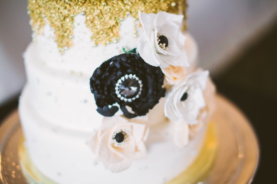elegant-gold-and-black-wedding