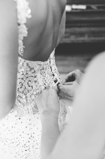 elegant-gold-and-black-wedding