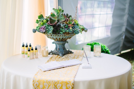 elegant-gold-and-black-wedding