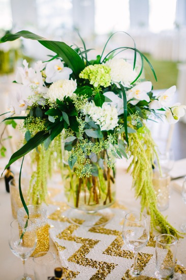 elegant-gold-and-black-wedding