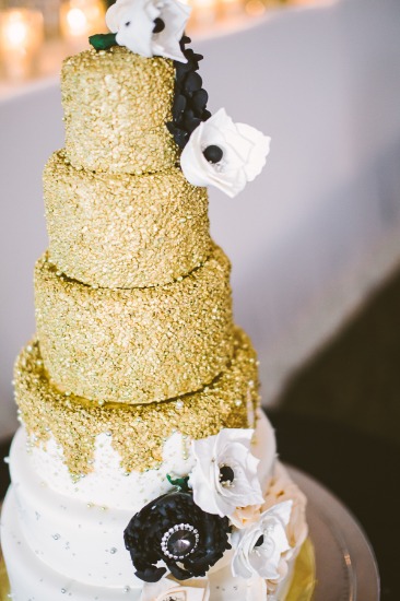 elegant-gold-and-black-wedding