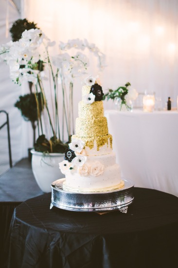 elegant-gold-and-black-wedding