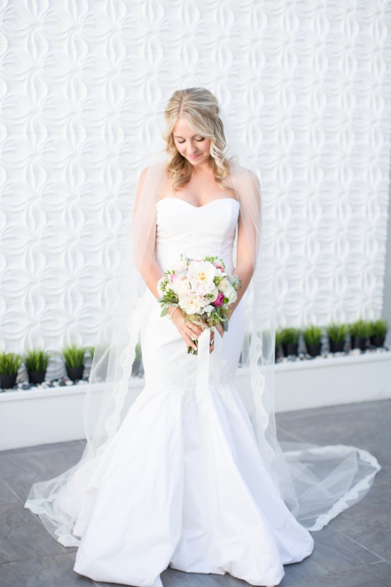 gold-and-navy-wedding