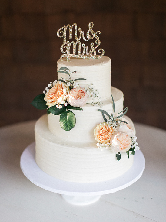 three tier wedding cake @weddingchicks