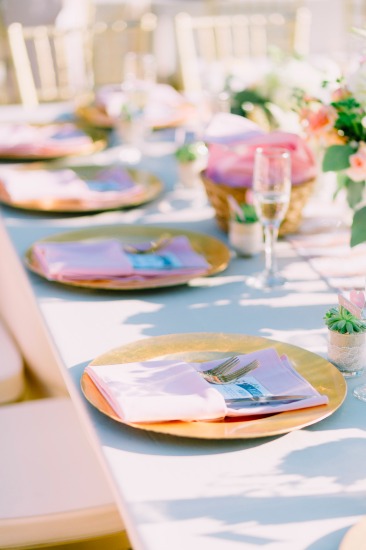 romantic-culture-embracing-wedding