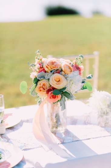 romantic-culture-embracing-wedding