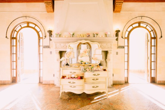 romantic-culture-embracing-wedding